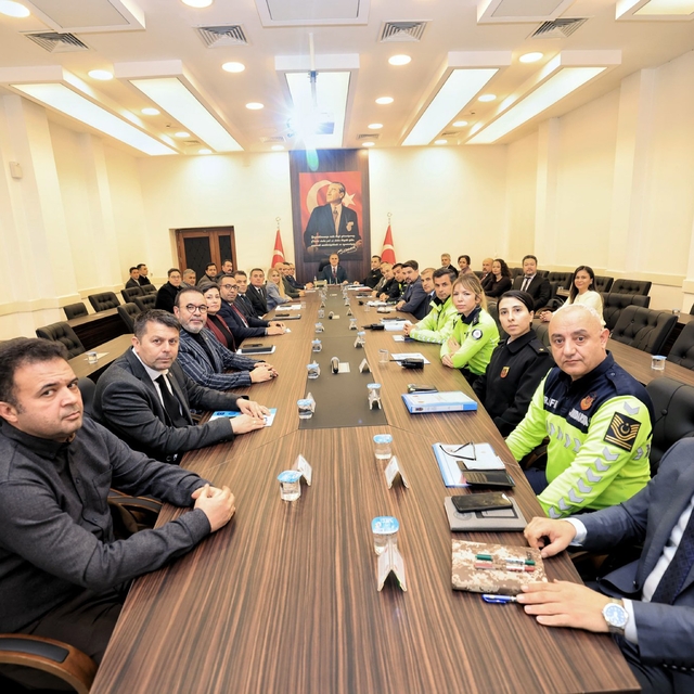 Vali Akbıyık başkanlığında 'Okul Güvenliği' toplantısı yapıldı