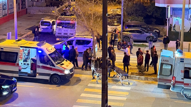 Motosikletler çarpıştı:2 yaralı