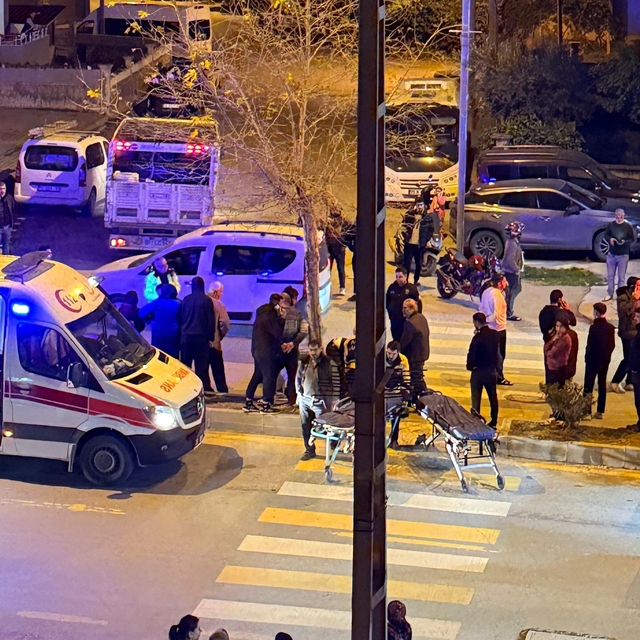 Motosikletler çarpıştı:2 yaralı