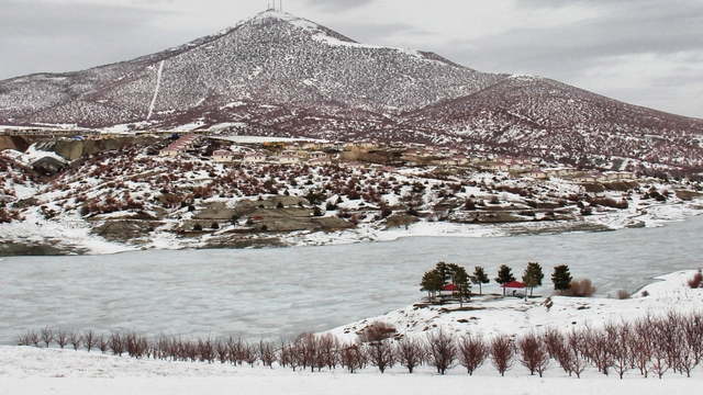 Kahramanmaraş'ta baraj ve göletler buz tuttu