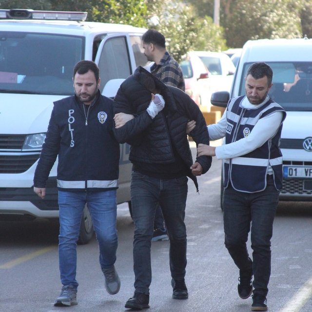 Sokak ortasında kavga eden eski çift adli kontrolle serbest kaldı