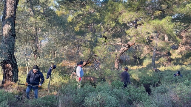 Köylülerden imece usulü temizlik etkinliği