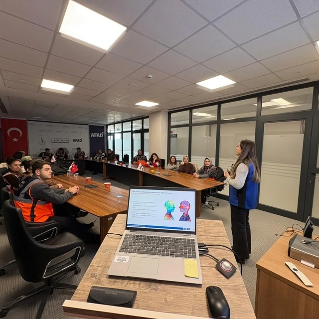Kütahya'da 21 gönüllüye AFAD eğitimi verildi