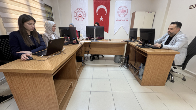 6 ŞUBAT DEPREMLERİNİN ÜÇÜNCÜ YILI - Hatay'da kimsesiz çocukların dijital platformdan ilettiği 8 bin 500'den fazla talebi karşılandı