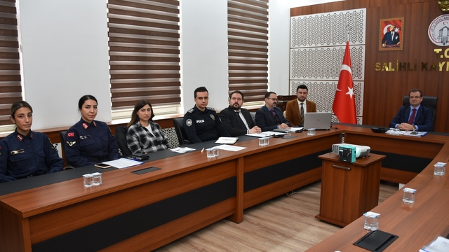 Salihli'de kadına yönelik şiddete karşı kritik zirve