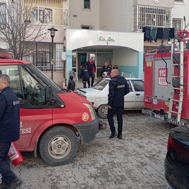 Besni'de çıkan ev yangını korkuttu