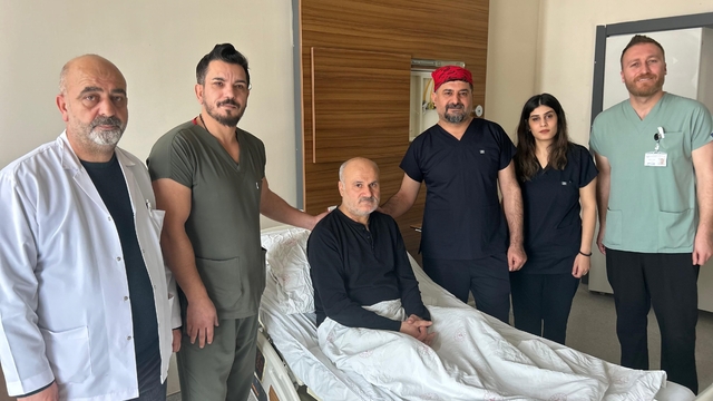 Van'da riskli glomus tümörü ameliyatı başarıyla gerçekleştirildi