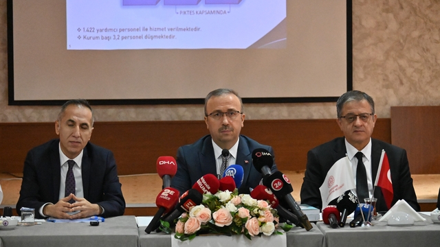 Eskişehir'in 2025 yılı eğitim karnesi açıklandı
Kent genelinde mesleki eğitime olan ilgi yüzde 42'ye yükseldi
İl Milli Eğitim Müdürü Sinan Aydın,
"Mesleki eğitim sanayi kenti Eskişehir için hayati önem taşıyor"