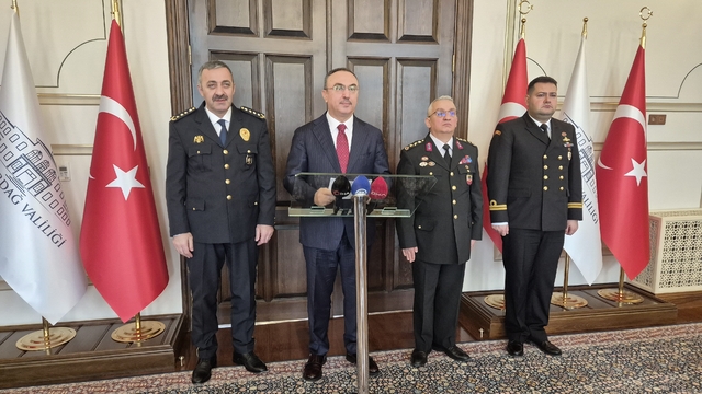 Tekirdağ'da bir aylık asayiş bilançosu: 226 bin kişinin kimlik sorgusu yapıldı
101 milyon TL'lik vergi kaybının önüne geçildi