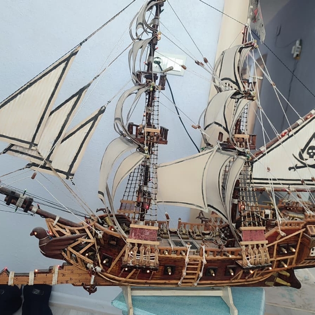 Konuşma ve işitme engelli vatandaş, atıkları sanata dönüştürüyor