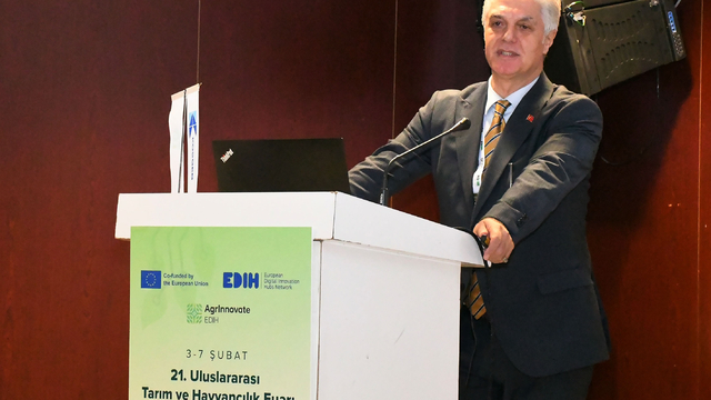 İzmir'de "Akıllı Tarım Kongresi" düzenlendi