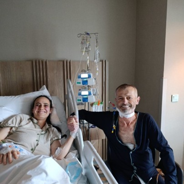 Hemşire kızının karaciğeriyle hayata tutunan baba: Evladım canından can ver...