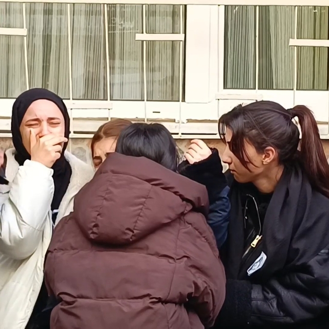 Okulda kalp krizi geçiren liseli Rabia, hayatını kaybetti (2)