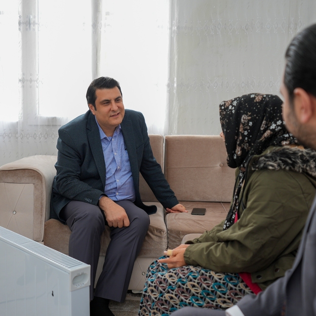 Yılmaz'dan evi yenilenen Beyazkurt ailesine ziyaret