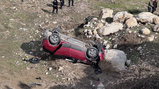 Şırnak'ta şarampole devrilen aracın sürücüsü ağır yaralandı