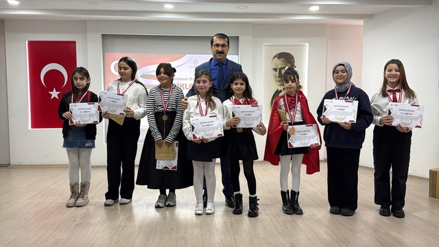 Artvin'de, İstiklal Marşı'nı güzel okuma yarışması düzenlendi