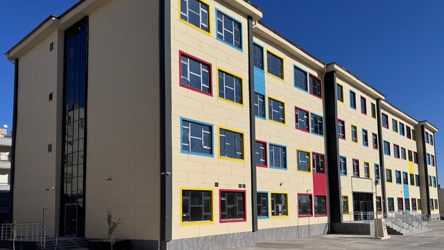 Depremlerden etkilenen Şanlıurfa'ya 145 yeni eğitim yuvası kazandırıldı