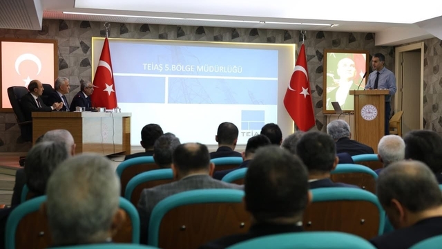 Düzce'de 2 bin 470 konutun hak sahipleri kurayla belirlendi
Hak sahibi olan vatandaşlar, kura töreninde duygu dolu anlar yaşadı