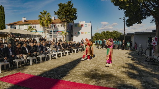 Manavgat'taki bir okula hayırsever desteğiyle kütüphane yapıldı