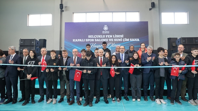 Selçuklu Fen Lisesi Kapalı Spor Salonu ve Suni Çim Saha'nın resmi açılışı gerçekleştirildi