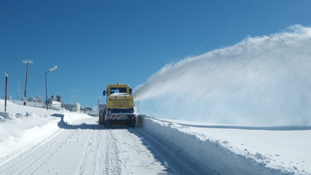 Amasya'da karla mücadele çalışmaları devam ediyor