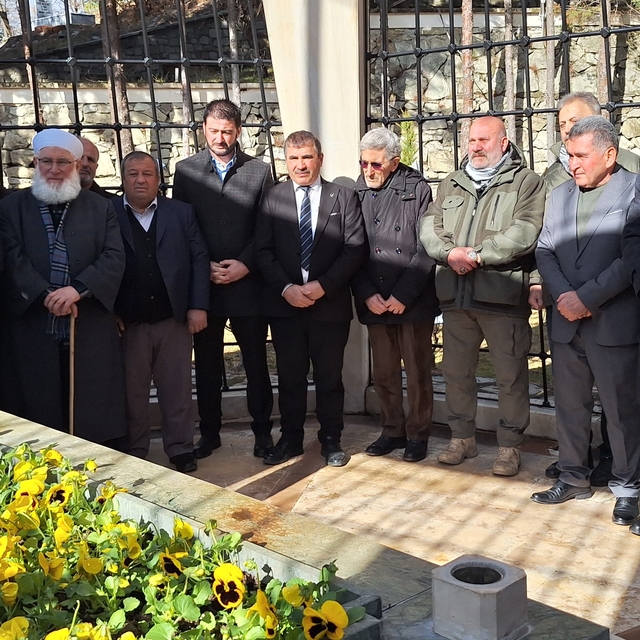 İskilipli Atıf Hoca kabri başında dualarla anıldı