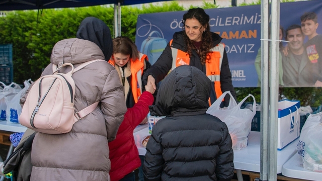 Öğrencilere ikinci dönemin ilk beslenme çantaları ulaştırıldı