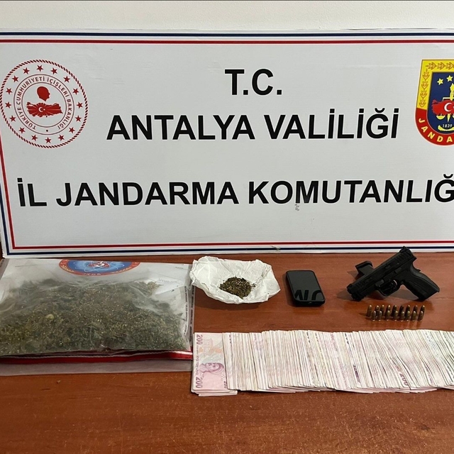 Alanya'da jandarmadan uyuşturucu operasyonu
