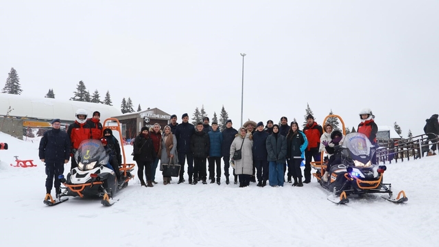 Şehit aileleri ve çocukları karın tadını jandarma ekipleriyle çıkardı