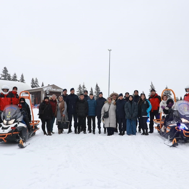 Şehit aileleri ve çocukları karın tadını jandarma ekipleriyle çıkardı