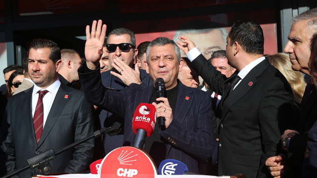 CHP Genel Başkanı Özel, partisinin Antakya İlçe Başkanlığını ziyaretinde konuştu: