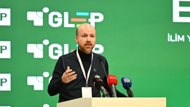 Bilal Erdoğan: "Dünya beşten büyüktür diyen bir liderimiz varken gelin bu çürümüş düzene muhalefet edelim"