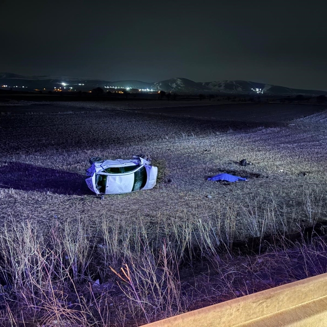 Kayseri'de otomobil şarampole yuvarlandı: 1 ölü, 1'i ağır 4 yaralı