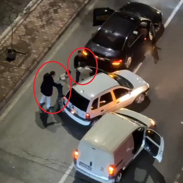 Kayseri'de trafikte yol verme kavgası kamerada: 3 gözaltı