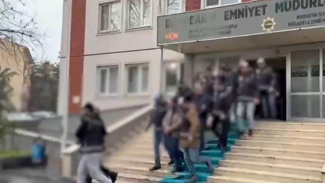 Diyarbakır'da tefecilik operasyonu: 6 tutuklama
Galerici görünümünde tefecilik yapmışlar