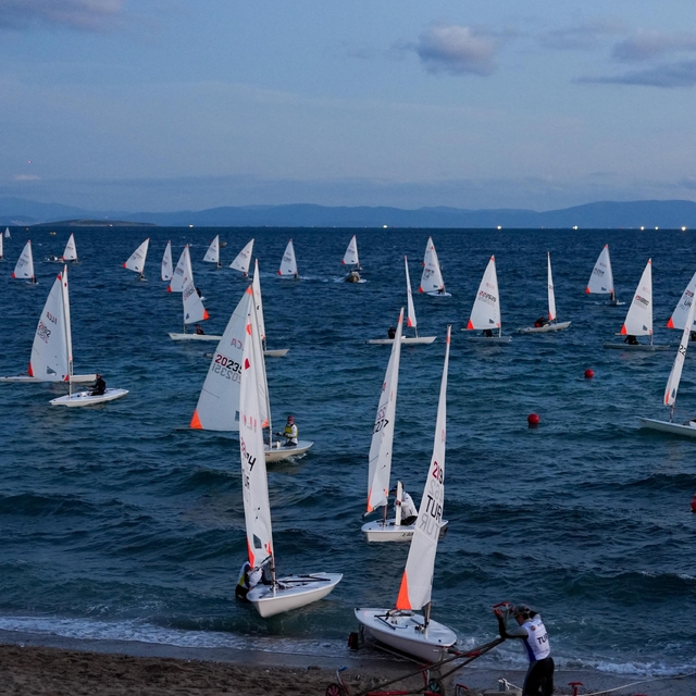 Yelkenliler Didim'de yarışmaya başladı