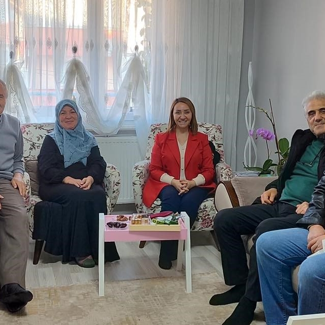 Başkan Tekin'den umrecileri ziyaret etti