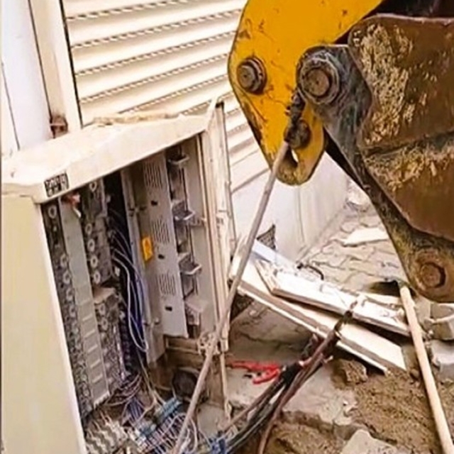 Şırnak'ta 800 yer altı noktasında kaçak elektrik bağlantısı tespit edildi
1...