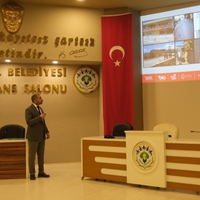 Sarıgöl'ün fay hatları Bilim Kafe'de masaya yatırıldı