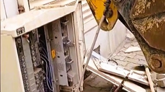 Şırnak'ta 800 yer altı noktasında kaçak elektrik bağlantısı tespit edildi
100 abone hakkında savcılığa suç duyurusunda bulunuldu