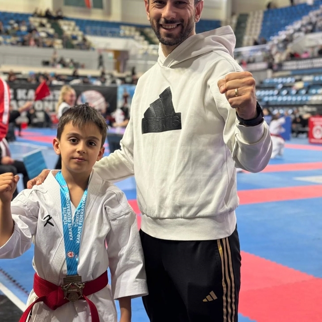 Nazillili minik karateci Türkiye şampiyonu oldu