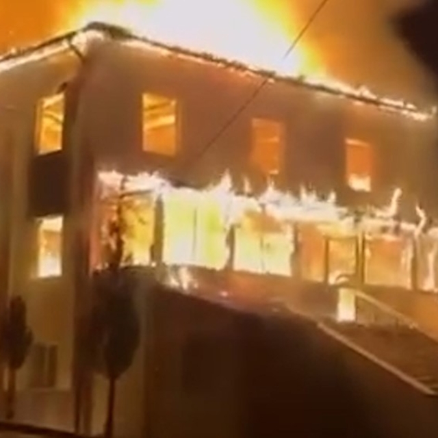 Bolu'da cami alev alev yandı