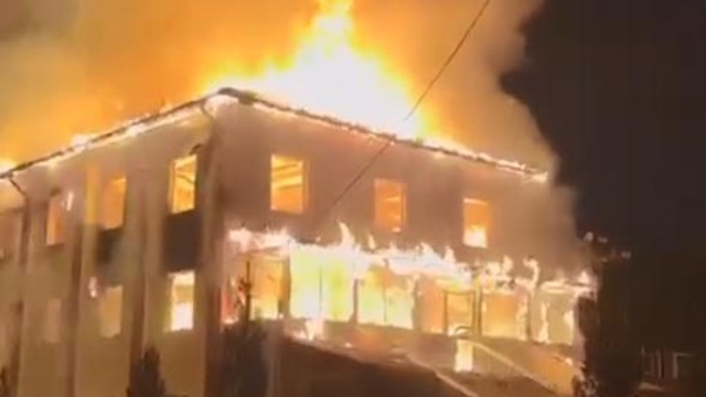 Köy camisi alev alev yandı