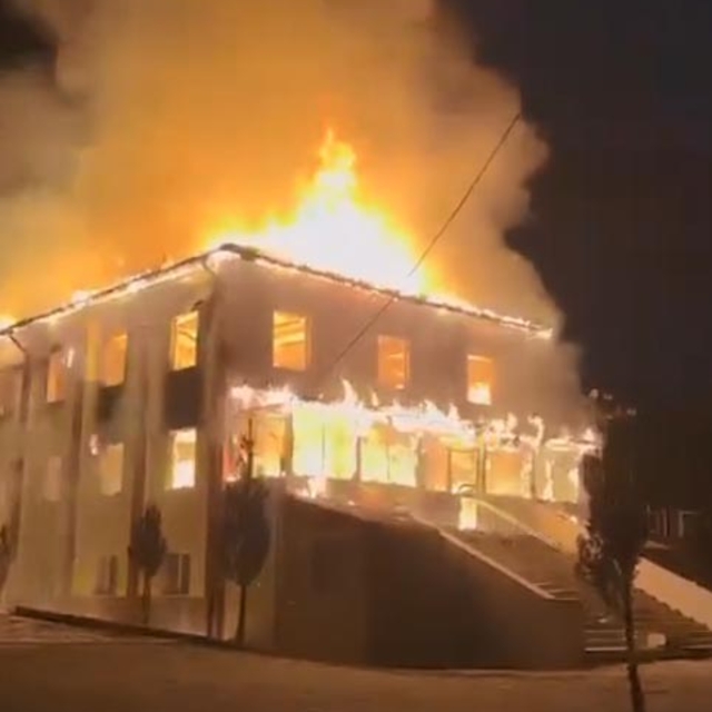 Köy camisi alev alev yandı