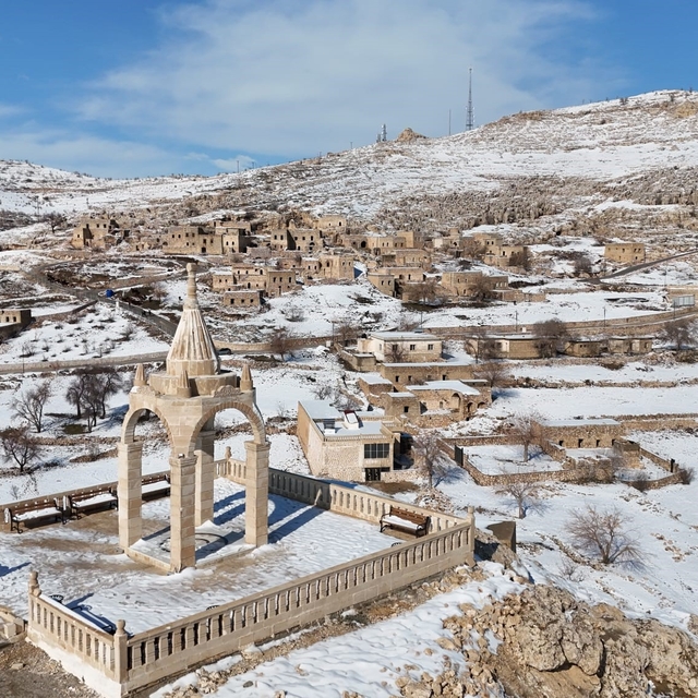Gabar Dağı eteklerindeki Mağara köyü yeniden canlanıyor