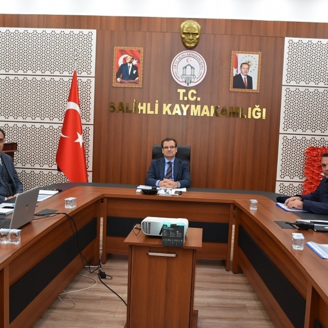 Salihli'de metruk binalar masaya yatırıldı