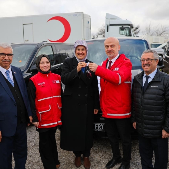 Türk Kızılay Karabük Şubesi'ne yeni hizmet aracı