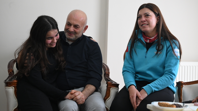 6 ŞUBAT DEPREMLERİNİN ÜÇÜNCÜ YILI - Depremin 133. saatinde kendilerini hayata bağlayan gönüllü ile buluştular