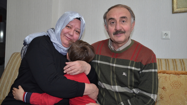 6 ŞUBAT DEPREMLERİNİN ÜÇÜNCÜ YILI - İki çocuğun ardından depremzede küçük Mikail'in de "koruyucusu" oldular