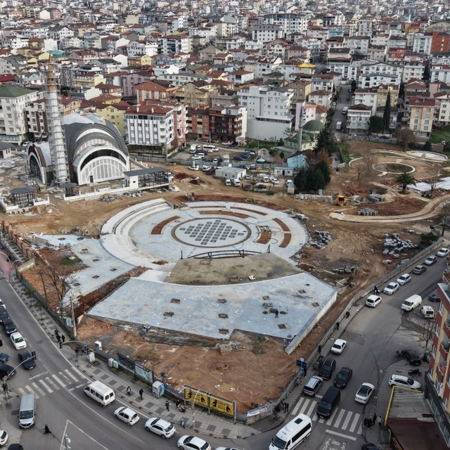Çayırova'nın yeni meydan projesinde çalışmalar sürüyor